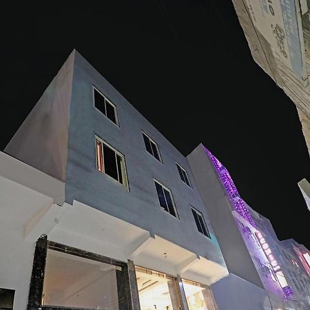 Townhouse Tark Inn New Delhi Eksteriør billede
