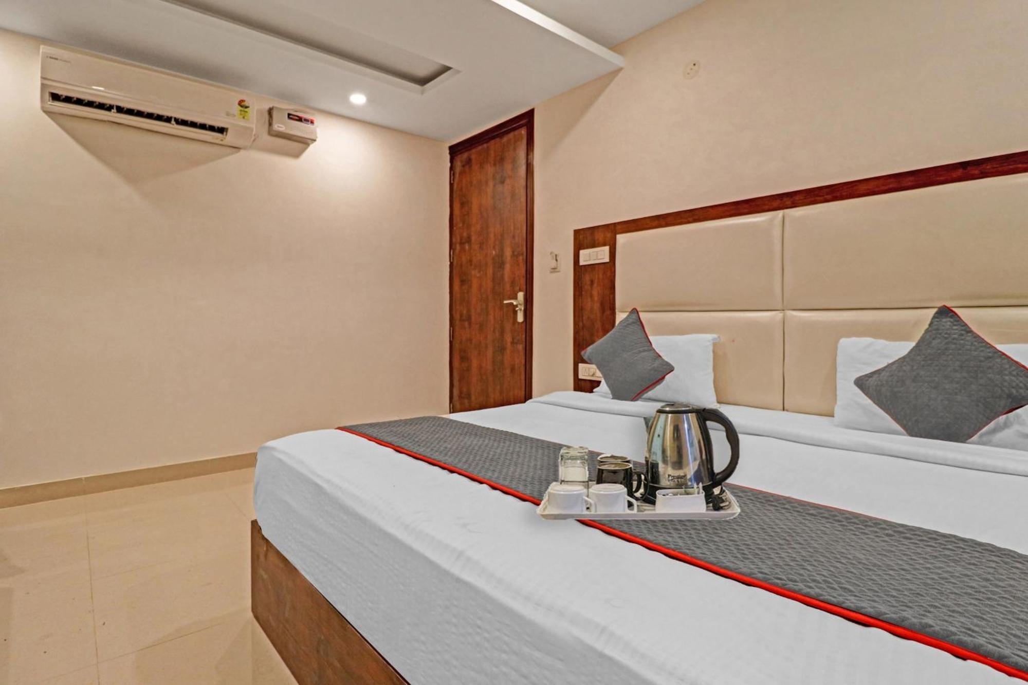 Townhouse Tark Inn New Delhi Eksteriør billede