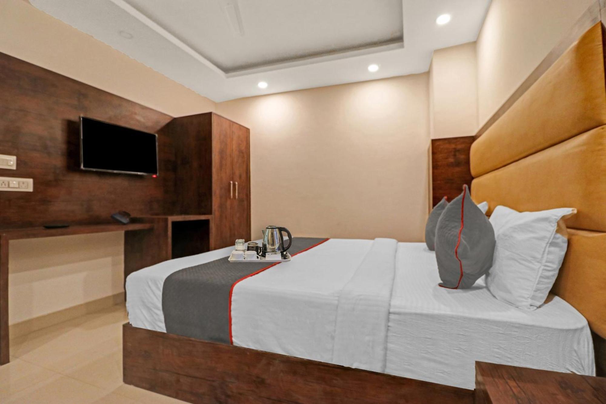 Townhouse Tark Inn New Delhi Eksteriør billede