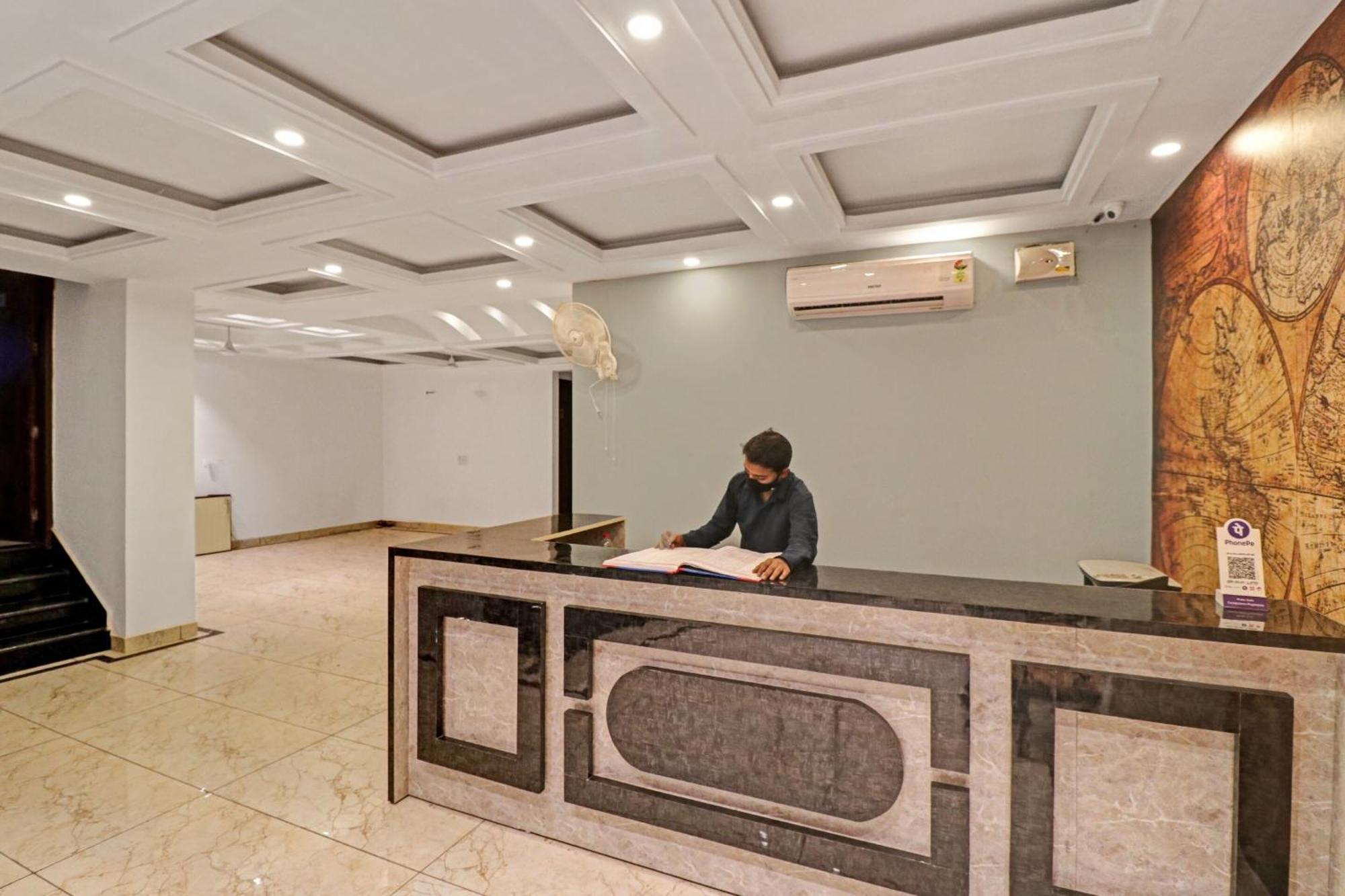 Townhouse Tark Inn New Delhi Eksteriør billede