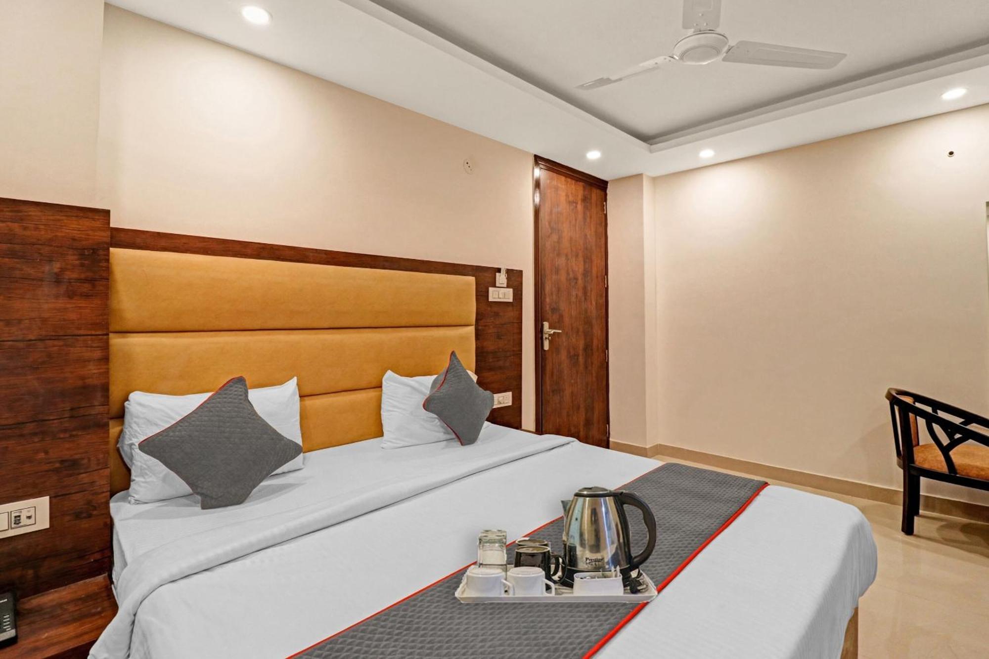 Townhouse Tark Inn New Delhi Eksteriør billede