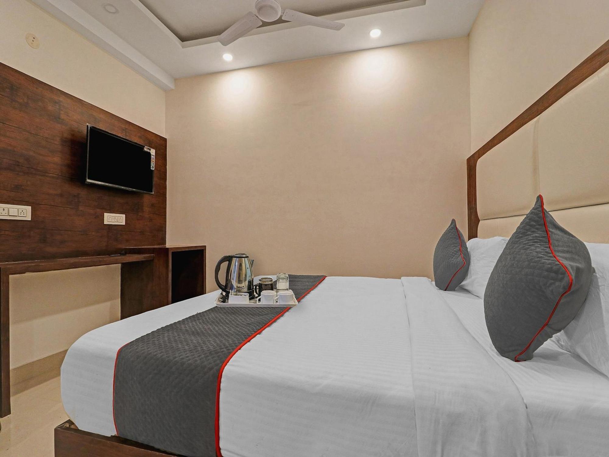 Townhouse Tark Inn New Delhi Eksteriør billede