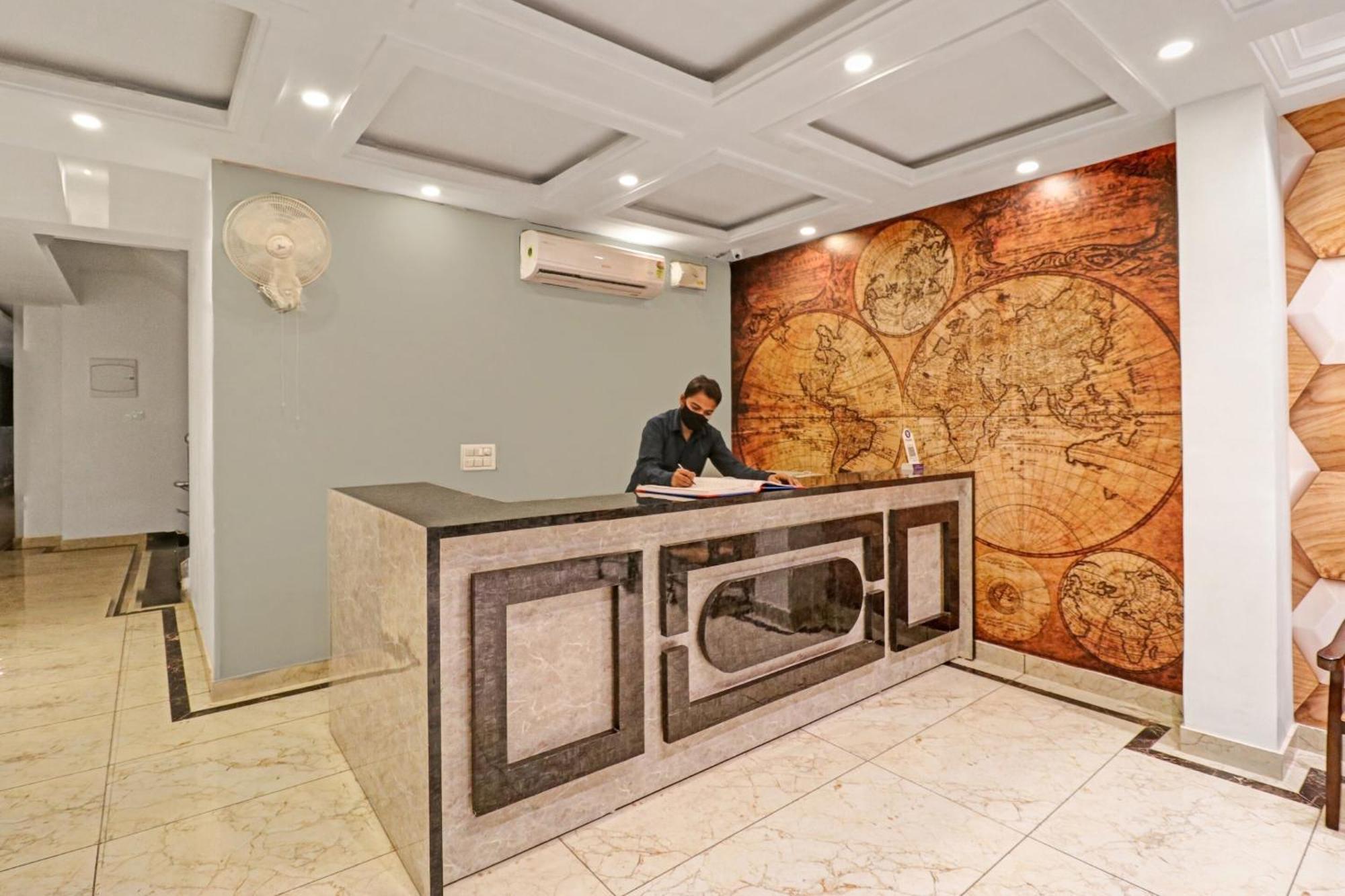 Townhouse Tark Inn New Delhi Eksteriør billede