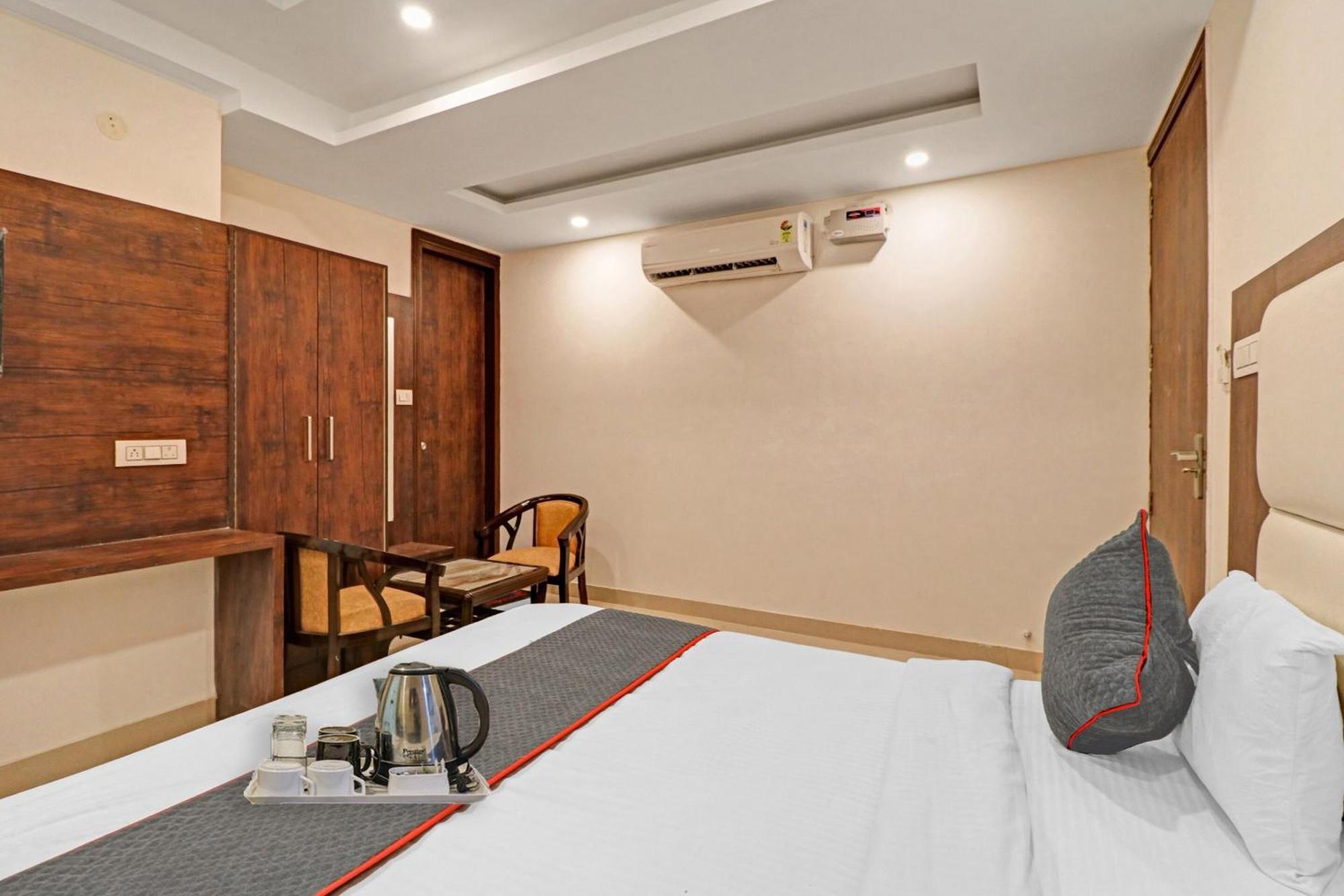 Townhouse Tark Inn New Delhi Eksteriør billede