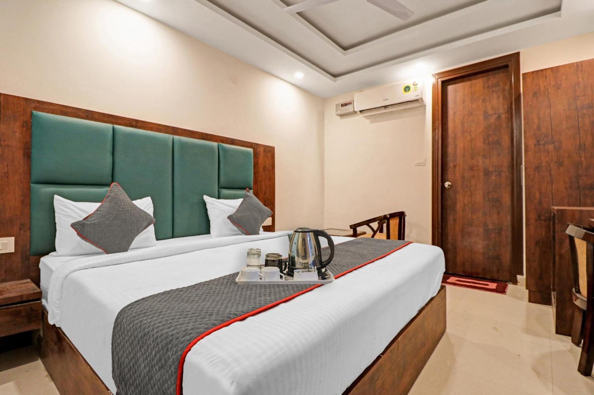 Townhouse Tark Inn New Delhi Eksteriør billede