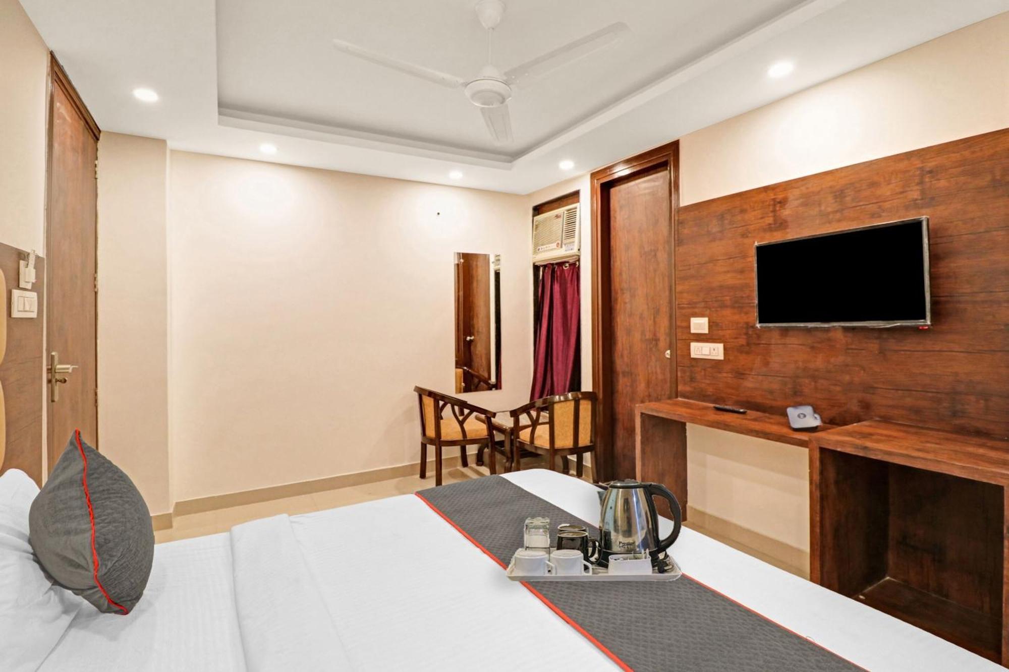 Townhouse Tark Inn New Delhi Eksteriør billede