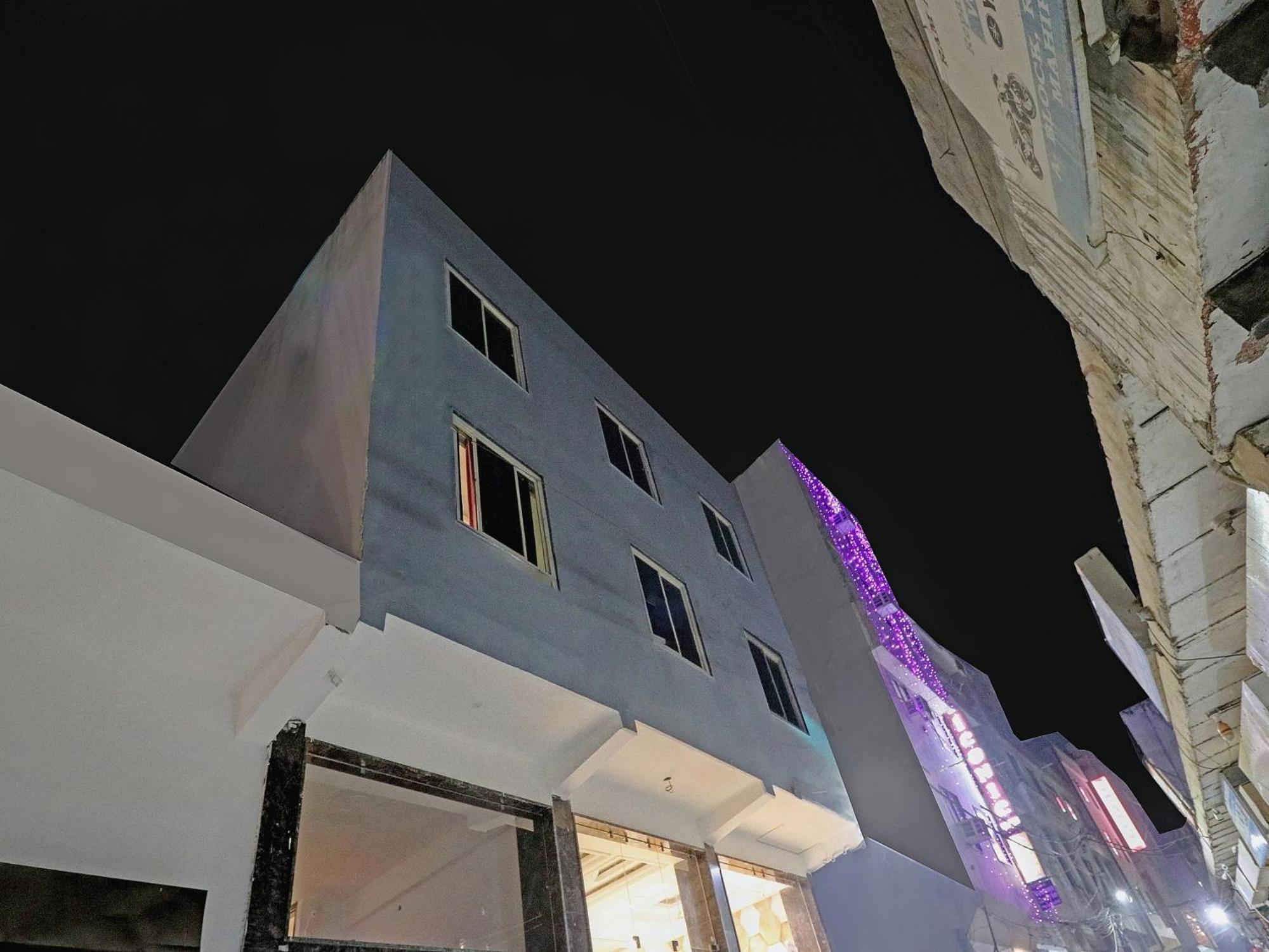 Townhouse Tark Inn New Delhi Eksteriør billede