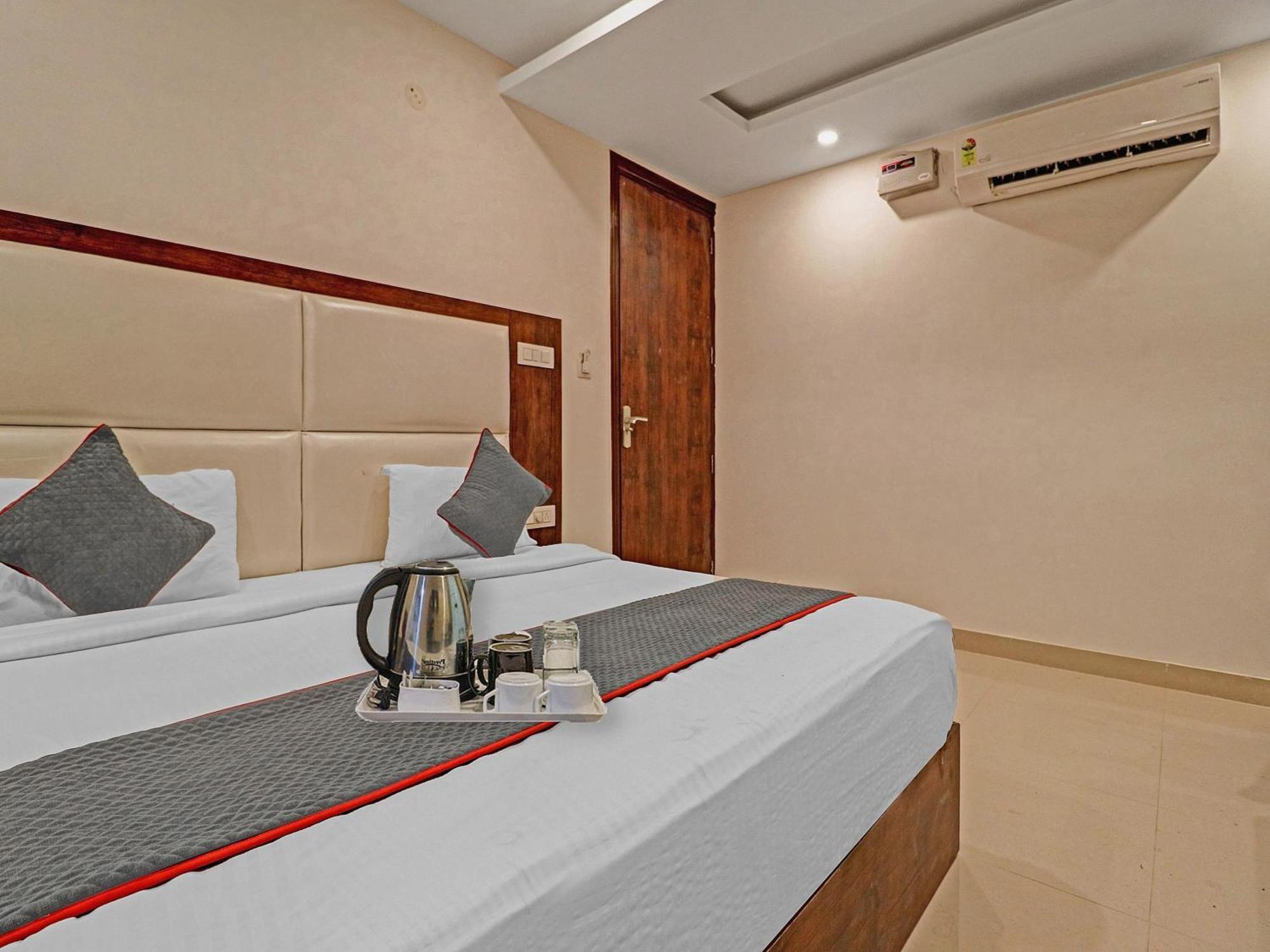 Townhouse Tark Inn New Delhi Eksteriør billede