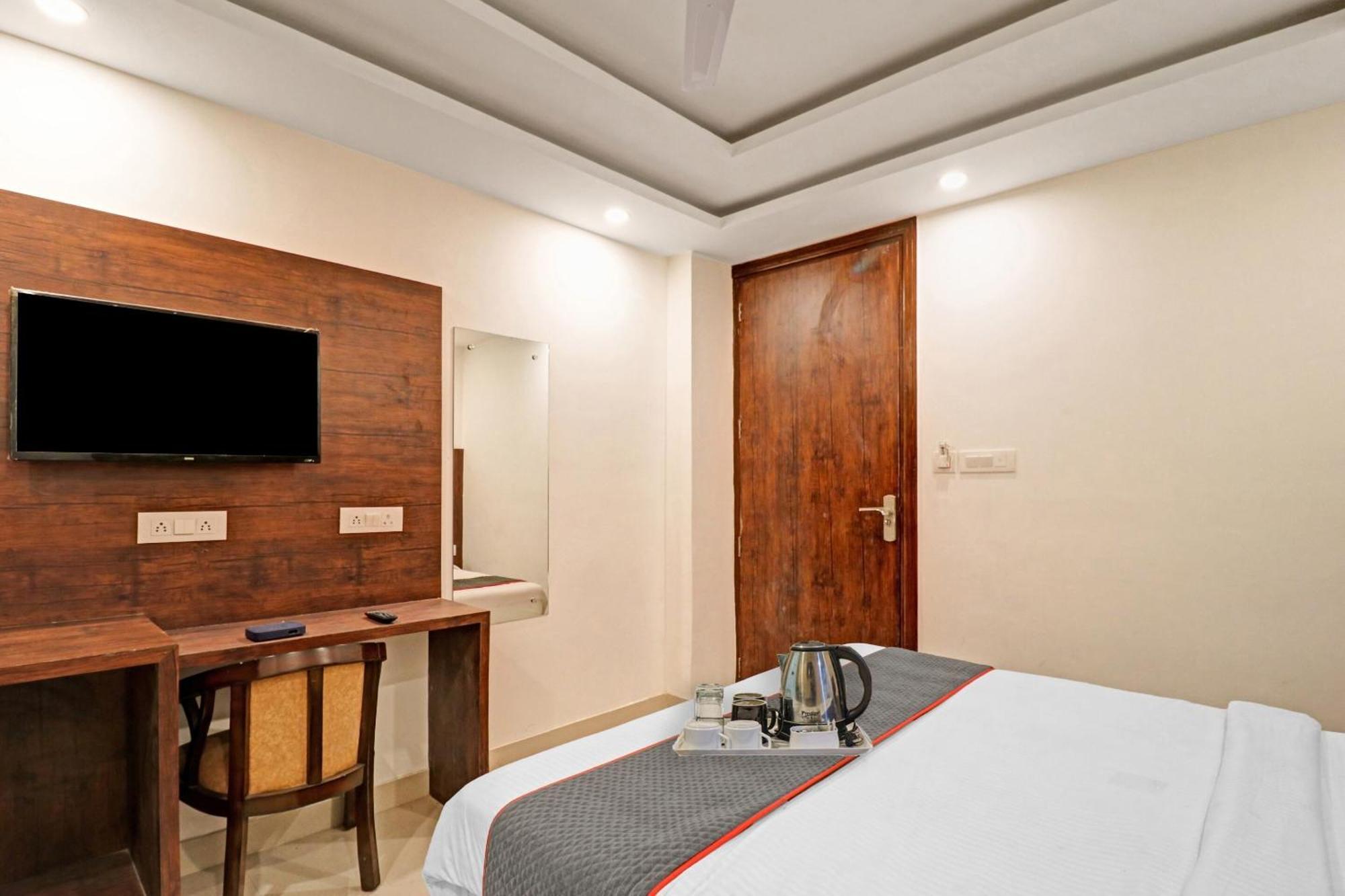Townhouse Tark Inn New Delhi Eksteriør billede