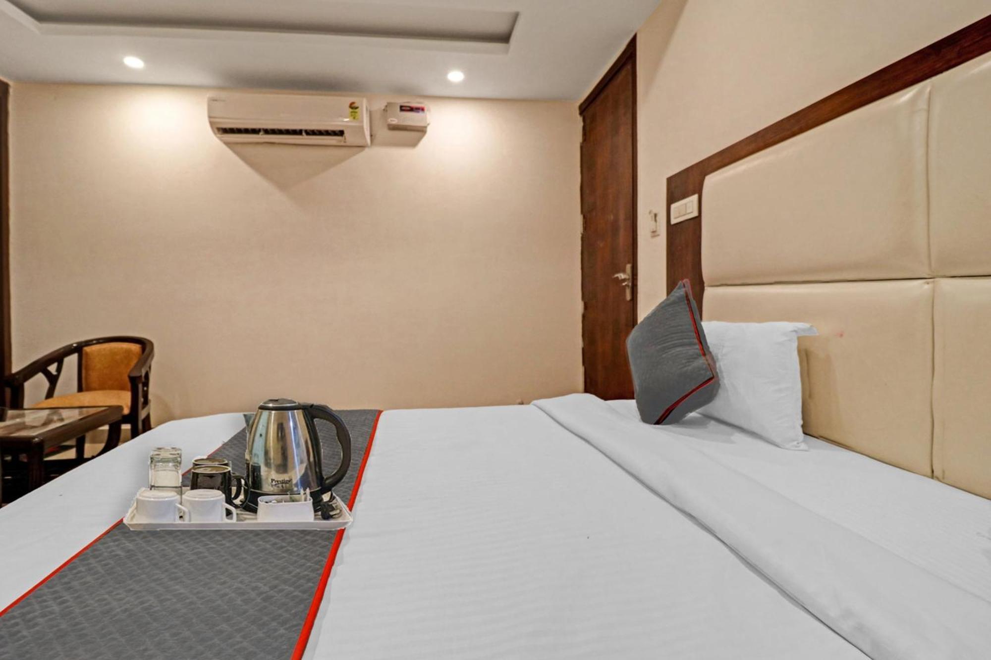 Townhouse Tark Inn New Delhi Eksteriør billede