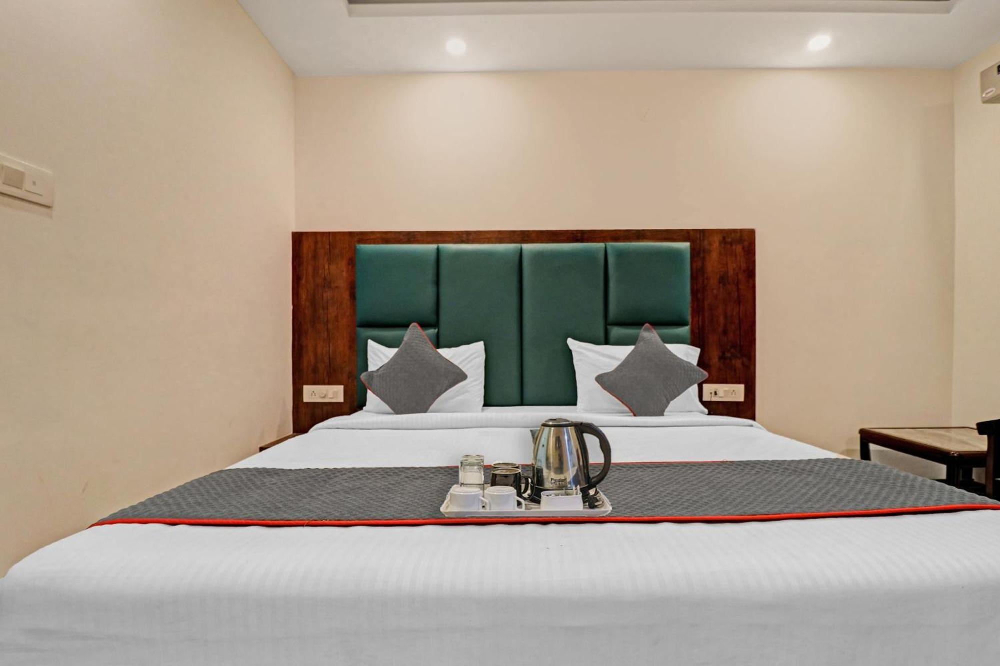 Townhouse Tark Inn New Delhi Eksteriør billede
